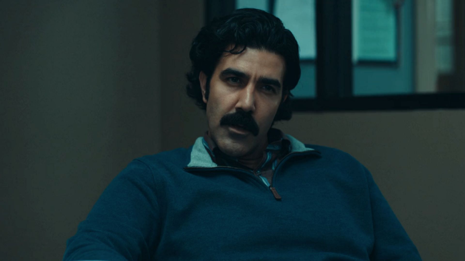 Bobby Naderi plays Detective Matt (Image via Amazon Prime Video)